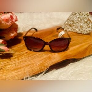 NWT Tahari 100% UV Protection Brown and Gold Sunglasses